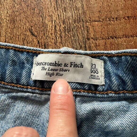 Abercrombie & Fitch High-Rise Denim Loose Shorts Womens Size 23 - Picture 2 of 7